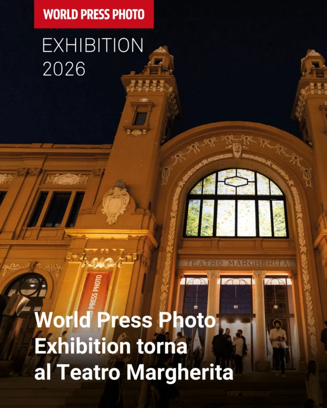 Dal 16 ottobre, la World Press Photo Exhibition torna al Teatro Margherita, uno dei luoghi simbolo di Bari, da poco riaperto al pubblico dopo i lavori di restauro.

Un ritorno che rinnova il legame tra la mostra e la città: per il tredicesimo anno consecutivo, Bari accoglie le immagini e le storie del fotogiornalismo internazionale, offrendo uno spazio d’incontro tra ciò che accade nel mondo e lo sguardo di chi lo abita.

Per CIME, riportare la mostra al Margherita significa anche questo: costruire una relazione tra la cultura, i luoghi e le persone, facendo dialogare una dimensione internazionale con l’identità del territorio.

👉 Info e biglietti: worldpressphobari.it (link in bio)
📅 Dal 16 ottobre all'8 dicembre
📍 Teatro Margherita, Bari
🎟️ Organizzato da @cime_eventi