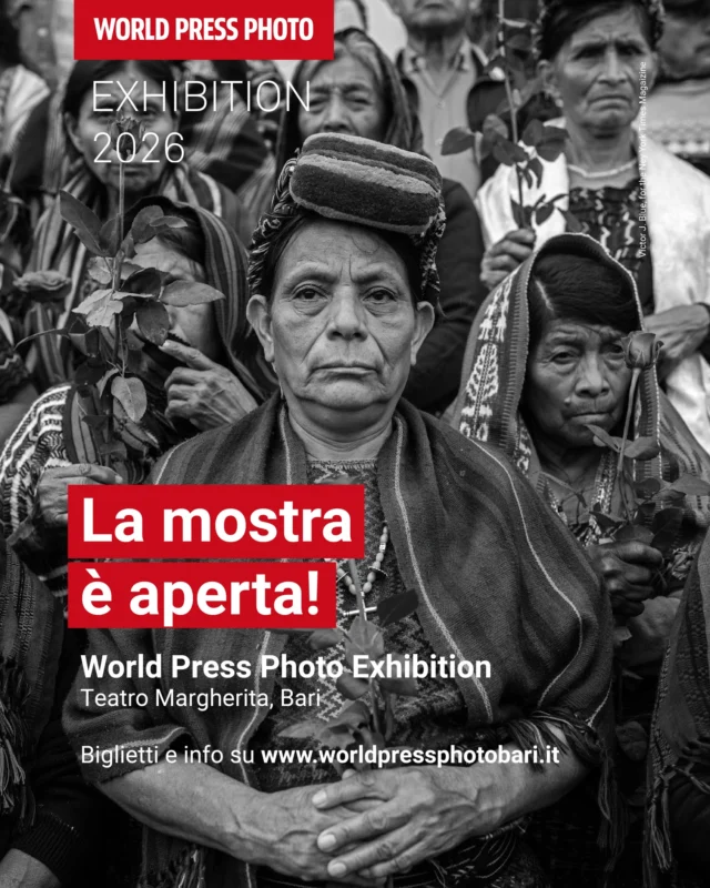 World Press Photo Exhibition è aperta al pubblico al Teatro Margherita di Bari. Le fotografie premiate raccontano l'anno appena trascorso: guerre, crisi climatiche, ingiustizie, ma anche resistenza e speranza. Storie che aiutano a capire il mondo, e a guardarlo con occhi diversi. 
👉 Info e biglietti: worldpressphotobari.it (link in bio)
📅 Dal 16 ottobre all'8 dicembre
📍 Teatro Margherita, Bari
🎟️ Organizzato da @cime_eventi