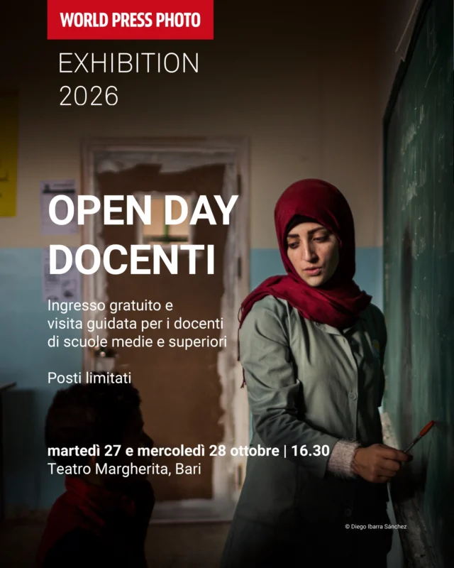 World Press Photo Exhibition 2026 apre le porte a docenti e dirigenti delle scuole secondarie di I e II grado.

Marted&igrave; 27 e mercoled&igrave; 28 ottobre alle 16.30 sar&agrave; possibile visitare gratuitamente la mostra e partecipare a una visita guidata dedicata, pensata per approfondire i contenuti dell'esposizione, i temi affrontati dalle fotografie premiate e le opportunit&agrave; didattiche rivolte alle scuole.

La partecipazione &egrave; gratuita previa richiesta di adesione tramite il modulo disponibile al link: https://forms.gle/mQmxf2odamKXZFcj9 (link in bio e nelle storie)

👉 Info e biglietti: www.worldpressphotobari.it (link in bio)
📅 Fino all&rsquo;8 dicembre
📍 Teatro Margherita, Bari
🎟️ Organizzato da Cime